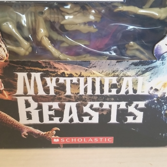 NEW Scholastic Mythical Beasts Griffin and Dragon Clay Model Kit and Book - Picture 3 of 7
